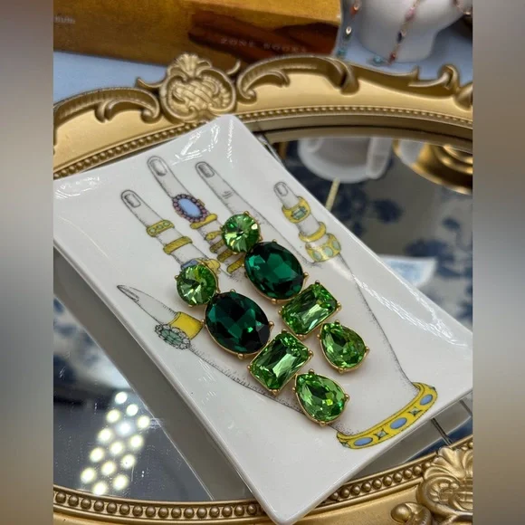 🆕 OSCAR DE LA RENTA 🧿 NWOT Goldtone & Green Crystal Geometric Drop Earring - Picture 5 of 16